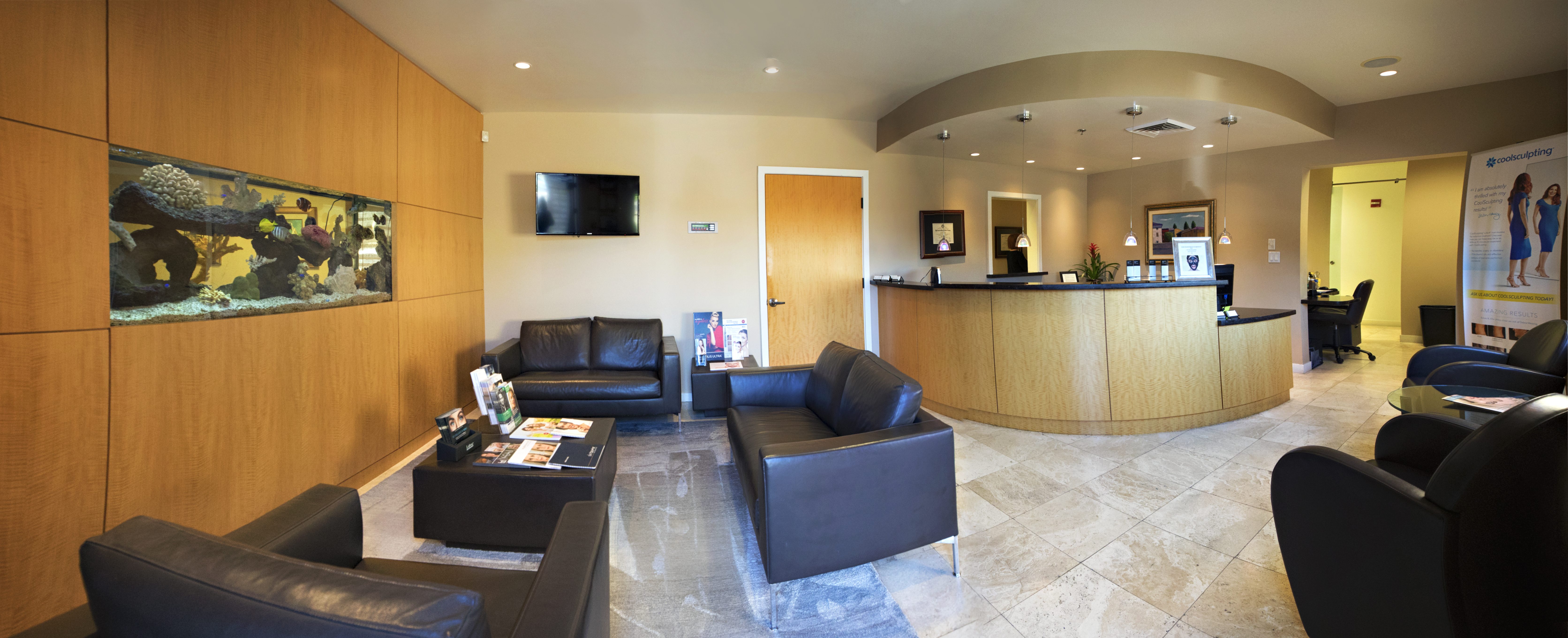 Dr. Robert Cohen's Scottsdale plastic surgery practice waiting room.